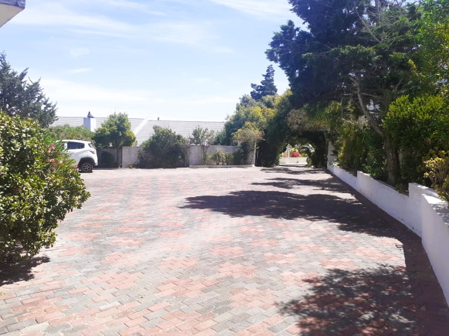 To Let 2 Bedroom Property for Rent in Country Club Western Cape